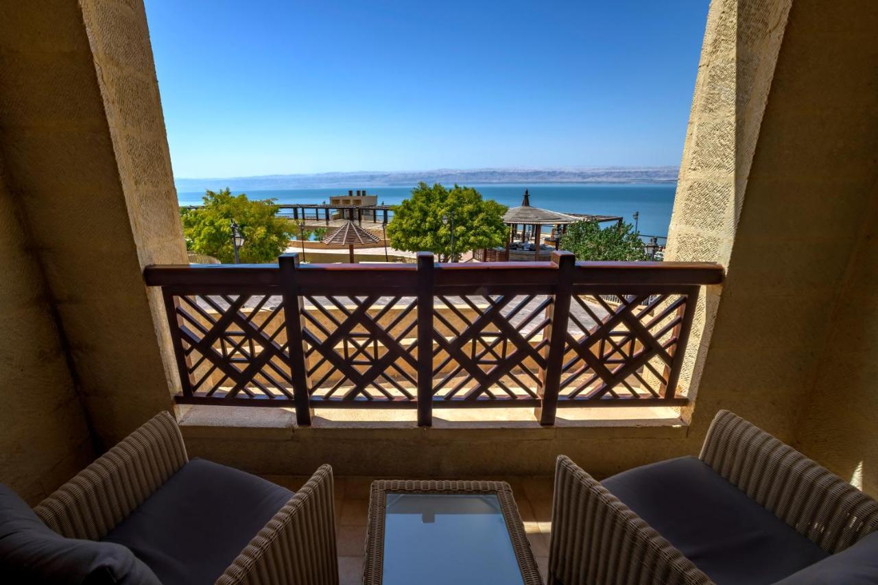 Crowne Plaza Jordan Dead Sea Resort & Spa By Ihg Sweimeh Zewnętrze zdjęcie View of the Dead Sea from the Dead Sea Spa Resort