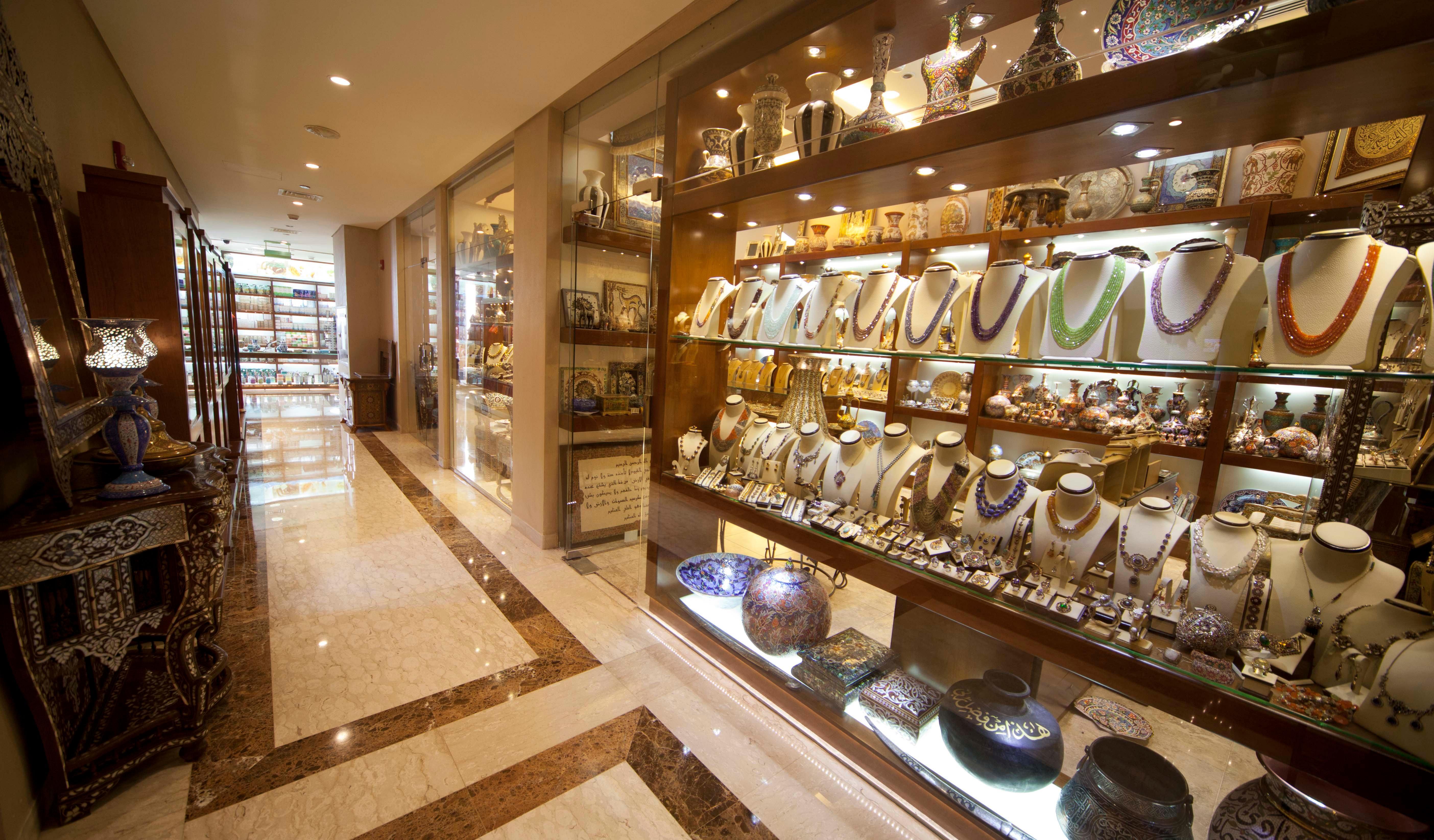 Crowne Plaza Jordan Dead Sea Resort & Spa By Ihg Sweimeh Zewnętrze zdjęcie The interior of a jewellery store