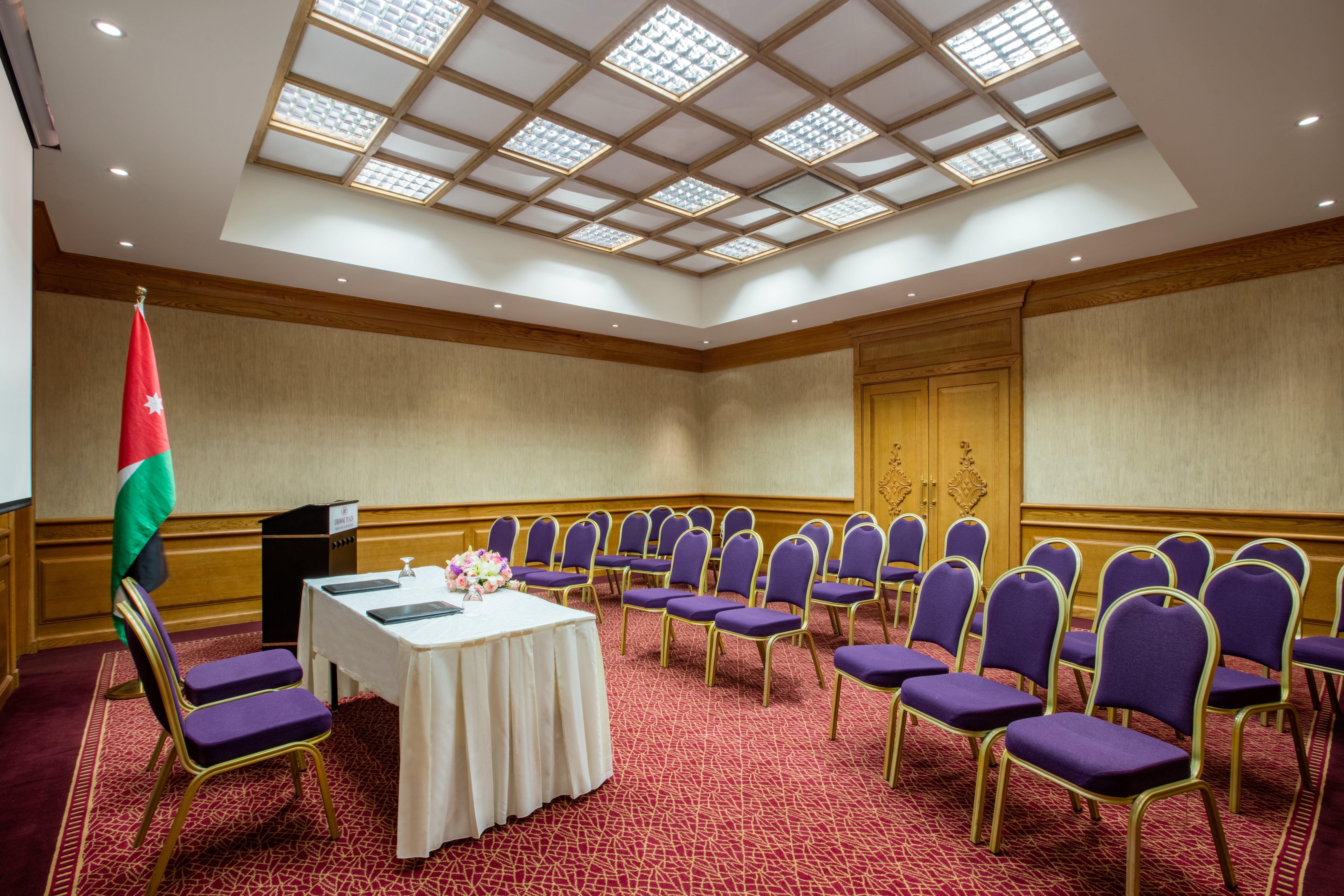 Crowne Plaza Jordan Dead Sea Resort & Spa By Ihg Sweimeh Zewnętrze zdjęcie The meeting room of the Arab League
