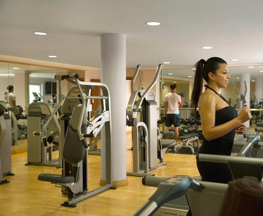 Crowne Plaza Jordan Dead Sea Resort & Spa By Ihg Sweimeh Zewnętrze zdjęcie A woman working out in a gym