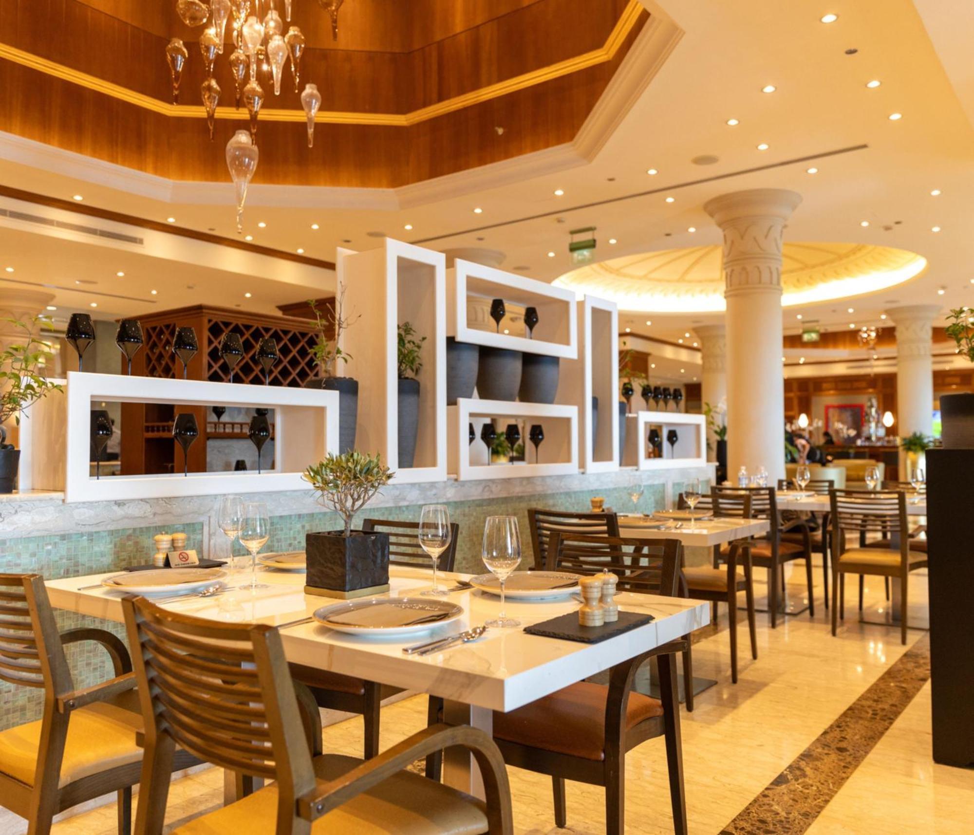 Crowne Plaza Jordan Dead Sea Resort & Spa By Ihg Sweimeh Zewnętrze zdjęcie Restaurant
